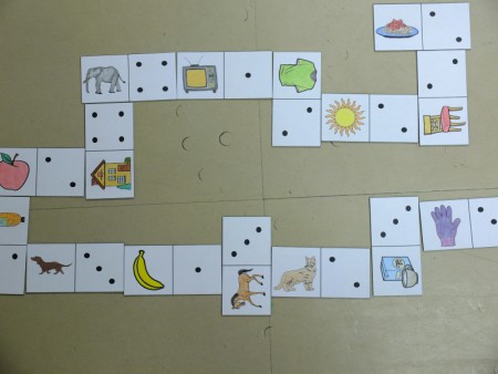 Material fonoaudiológico: domino de segmentación silábica